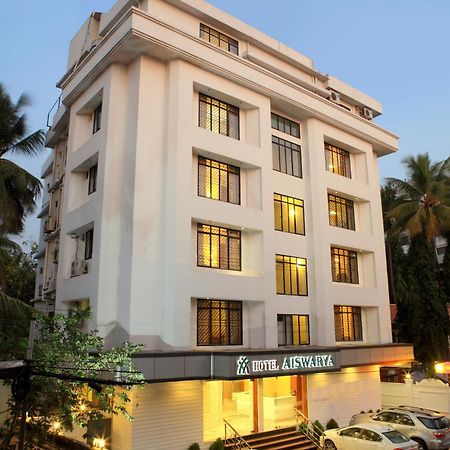 โรงแรมอิสวายา Kochi ภายนอก รูปภาพ